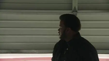Ghosted S01E01