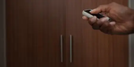 Circuit Breakers S01E03