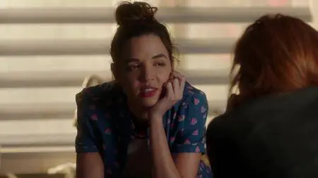 Famous in Love S02E06