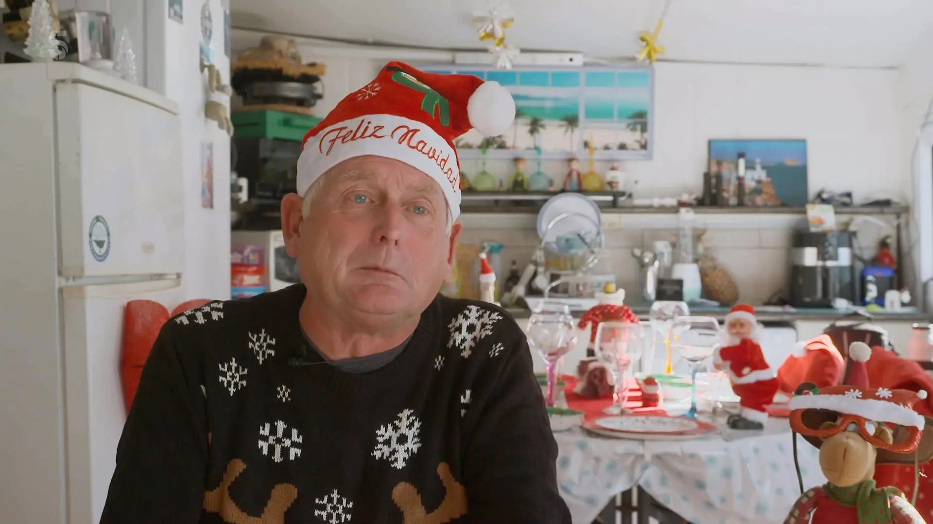 CH5. - Bargain-Loving Brits: Christmas in the Sun (2022)
