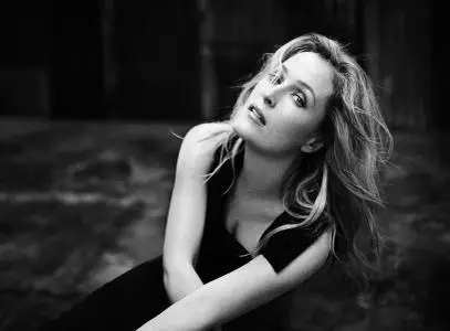 Gillian Anderson by Matt Holyoak for Interview January 2016