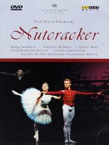Daniel Barenboim, Staatskapelle Berlin, Nadja Saidakova, Vladimir Malakhov - Tchaikovsky: The Nutcracker (1999)