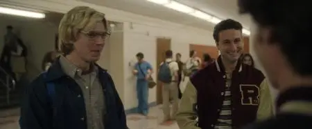 Dahmer – Monster: The Jeffrey Dahmer Story S01E03