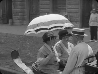 Chelovek s kino-apparatom / Man with a Movie Camera (1929)