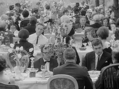 Jan Nemec - O slavnosti a hostech (The Party and the Guests, 1966)