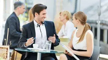 COMMUNICATION SKILLS How To Make A Great First Impresion