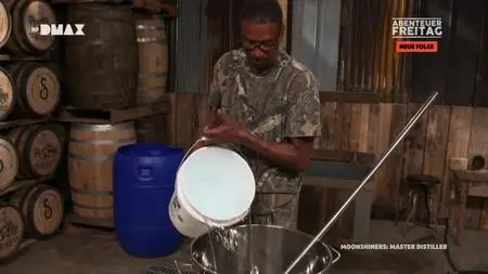 Moonshiners: Master Distiller S02E05 S02E03