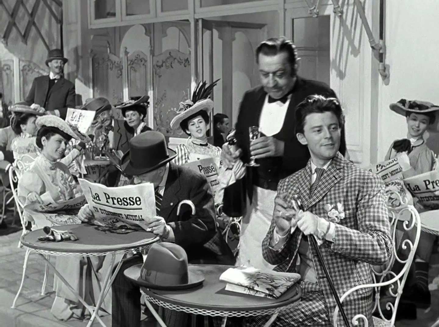 Beauties of the Night (1952)