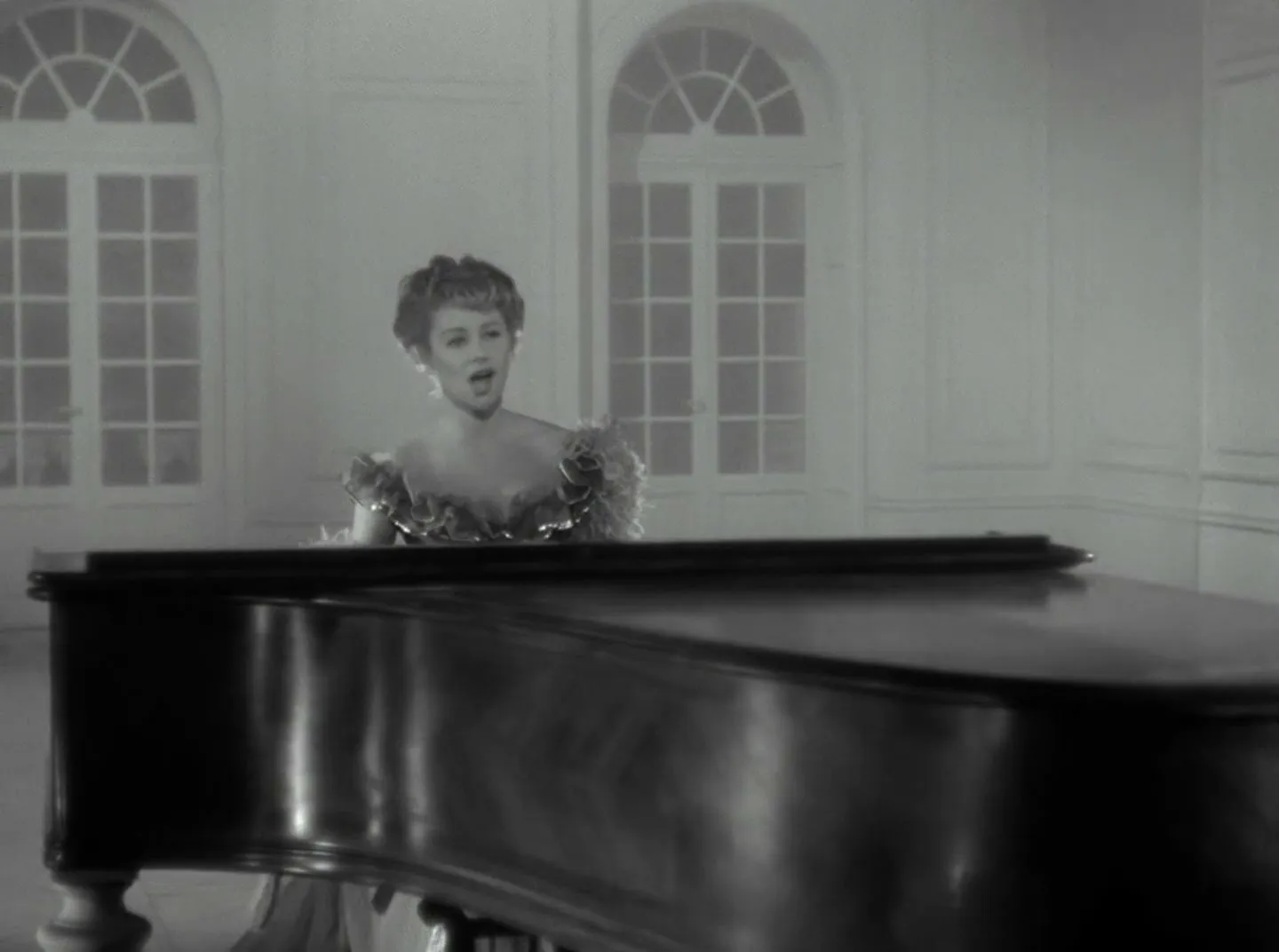 Beauties of the Night (1952)