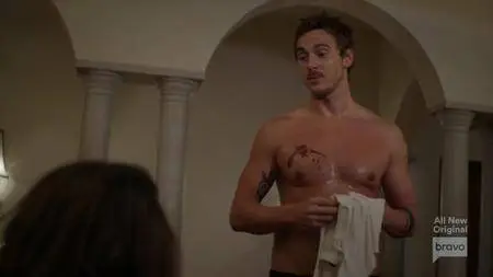 Girlfriends' Guide to Divorce S05E02