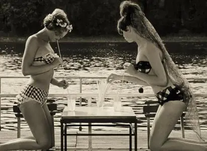 Daisies / Sedmikrásky (1966) [The Criterion Collection]
