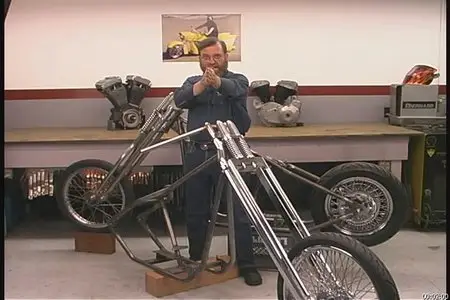 Building a chopper chassis (2005). [Repost]