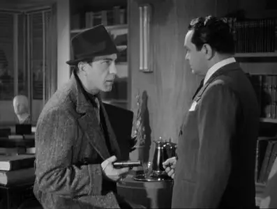 The Amazing Dr. Clitterhouse (1938)