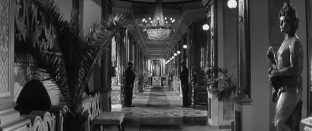 L'année dernière à Marienbad / Last Year at Marienbad (1961) [The Criterion Collection]