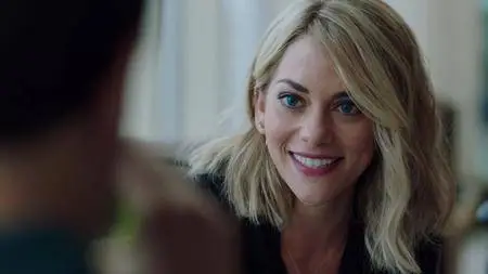 Imposters S01E01