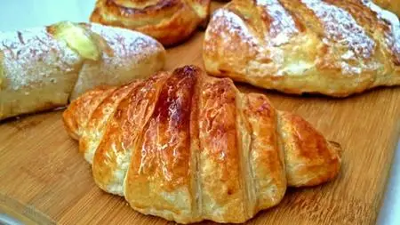 Secrets of Bakery Pastry sweets: Buns, Croissants & Schneck