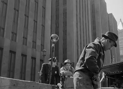 Side Street (1949)