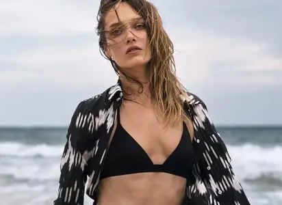Karmen Pedaru by Raf Stahelin for The Edit Magazine December 2015