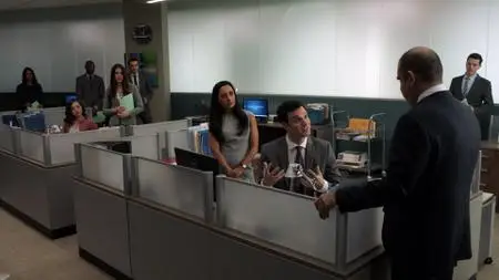 Suits S07E01