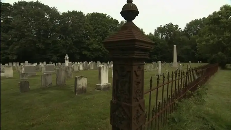 PBS - Things that Go Bump in the Night: Tales of Haunted New England (2009)