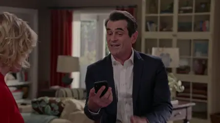 Modern Family S10E10