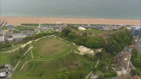 BBC - Norman Walks: Exploring Historic Britain (2010)