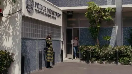 The Woman in the House Across the Street from the Girl in the Window S01E07