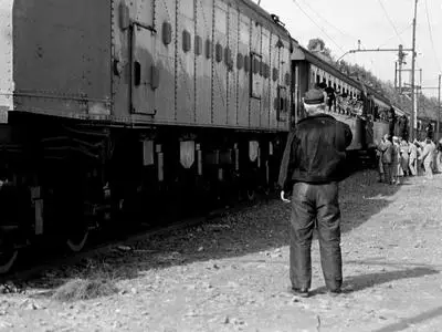 鉄道員 / Railroad Man / Il ferroviere / Man of Iron (1956)