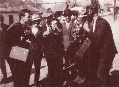 Báré (Bărăi) – Magyarpalatka (Palatca). The Mácsingó Family. Village music from the Transylvanian Heath (Belső-Mezőség)