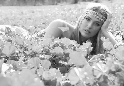 Bar Refaeli - Fox Photoshoot