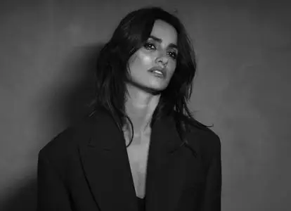 Penelope Cruz by Chantelle Dosser for FLAUNT May 2016: The Good Times Issue