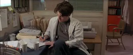 Extreme Measures (1996)