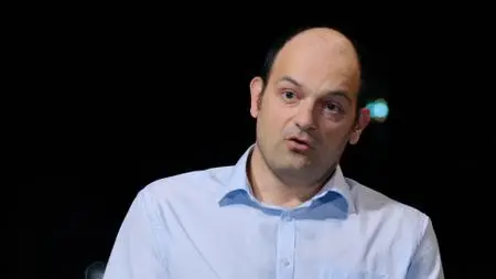 Sci Ch - Strangest Things Series 1 Part 8: King Tuts Glass Scarab (2021)