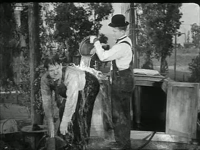 LAUREL & HARDY: Towed In A Hole (1932)