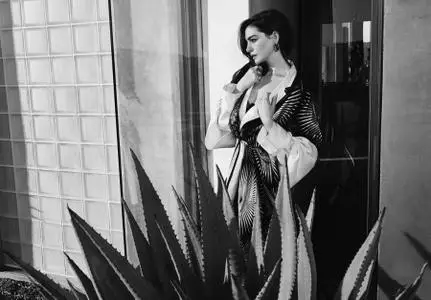 Anne Hathaway by Francesco Carrozzini for Town & Country February 2019
