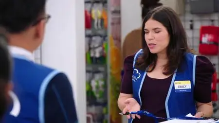 Superstore S04E01