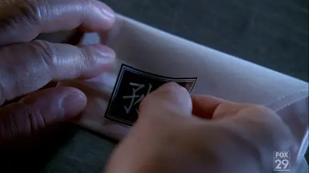 Fringe S02E09 Snakehead