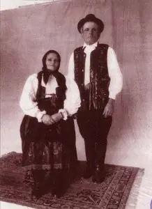 Báré (Bărăi) – Magyarpalatka (Palatca). The Mácsingó Family. Village music from the Transylvanian Heath (Belső-Mezőség)