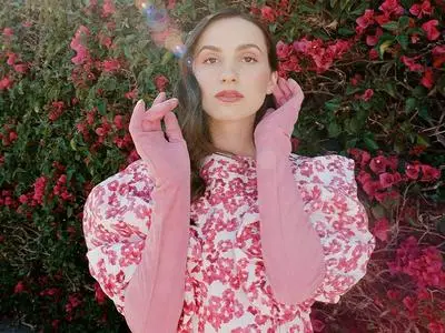 Maude Apatow by Carissa Gallo for WhoWhatWear May 2020