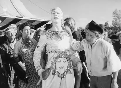 Sawdust and Tinsel / Gycklarnas afton (1953) [Criterion Collection]