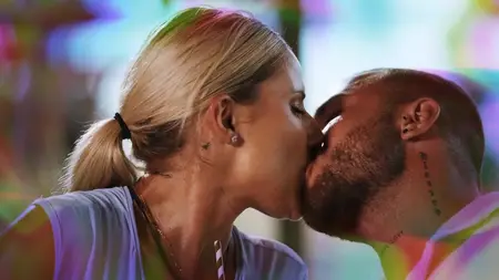 Love S04E19