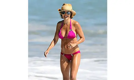 Lisa Rinna - beach candids in Malibu 8-22-10