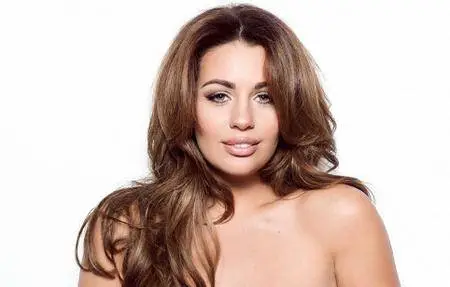 Holly Peers - Page 3 Girl June 11, 2016