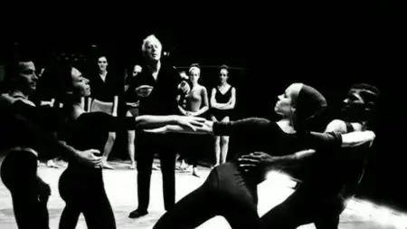 (Fr5) Empreintes : Carolyn Carlson, le regard du geste (2009)