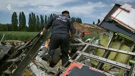 CH4. - MH17: The Plane Crash That Shook the World (2024)