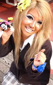 Мода Гангуро (Ganguro)