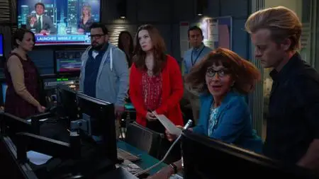 Great News S02E01
