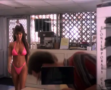 The Bikini Carwash Company (1992)