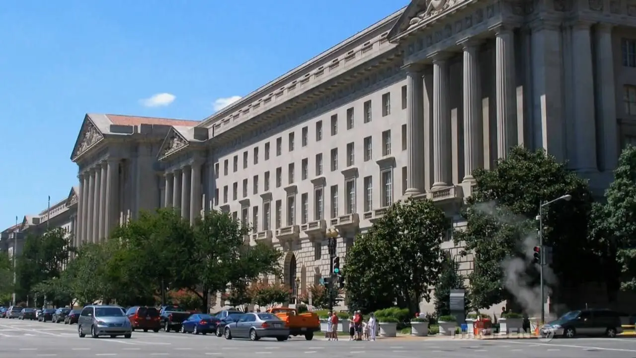 PBS - NOVA: Poisoned Water (2017)