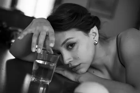 Olivia Linz by Pascal Uehli